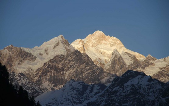 Manaslu Round Trek